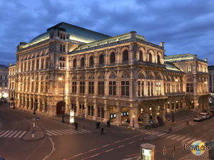 Staatsoper by night.