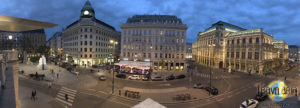 Albertina: Staatsoper by night.