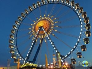 Muenchen-Oktoberfest-Riesenrad-1